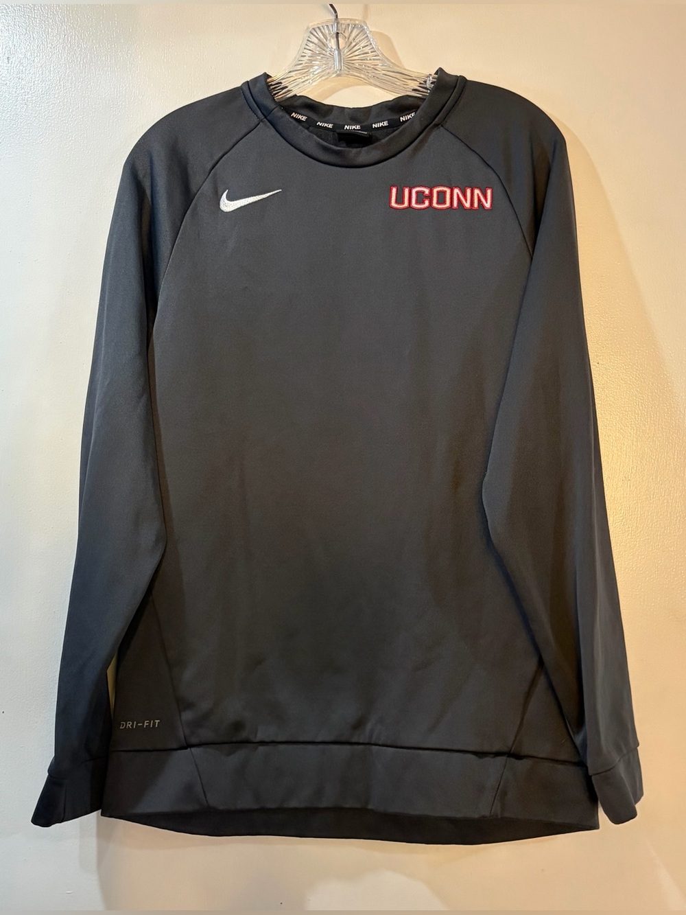 Nike Dri-FIT UConn Athletic Sweatshirt Mens Sz Small